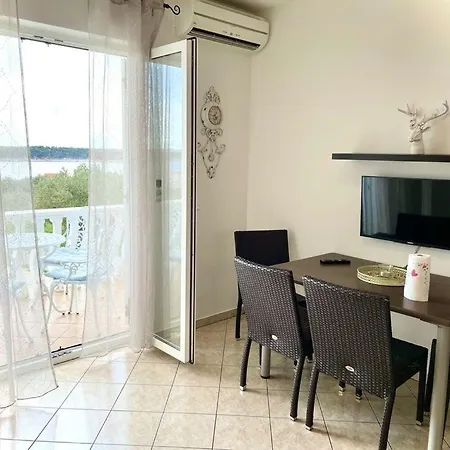 Blue Sky Apartment4me Barbat na Rabu