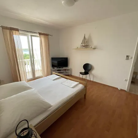 Blue Sky Apartment4me Barbat na Rabu